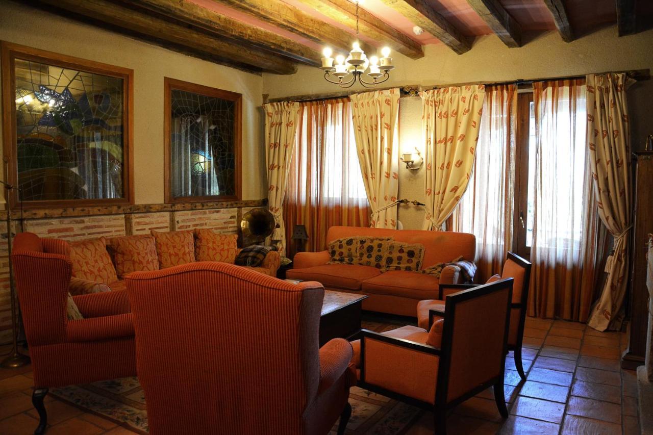 Posada Fuenteplateada Collado Hermoso Buitenkant foto